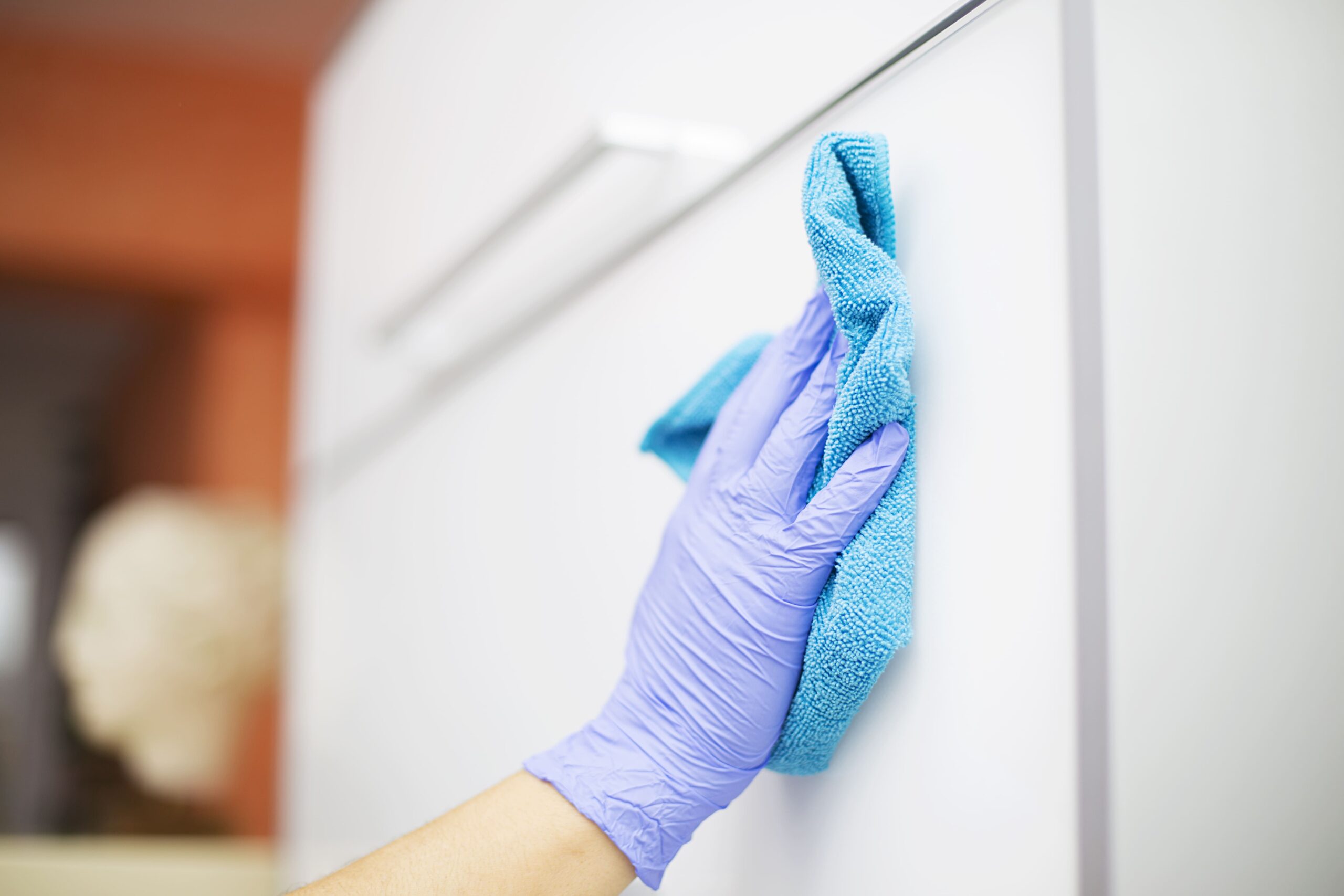 How to Clean Grease Off Kitchen Cabinets