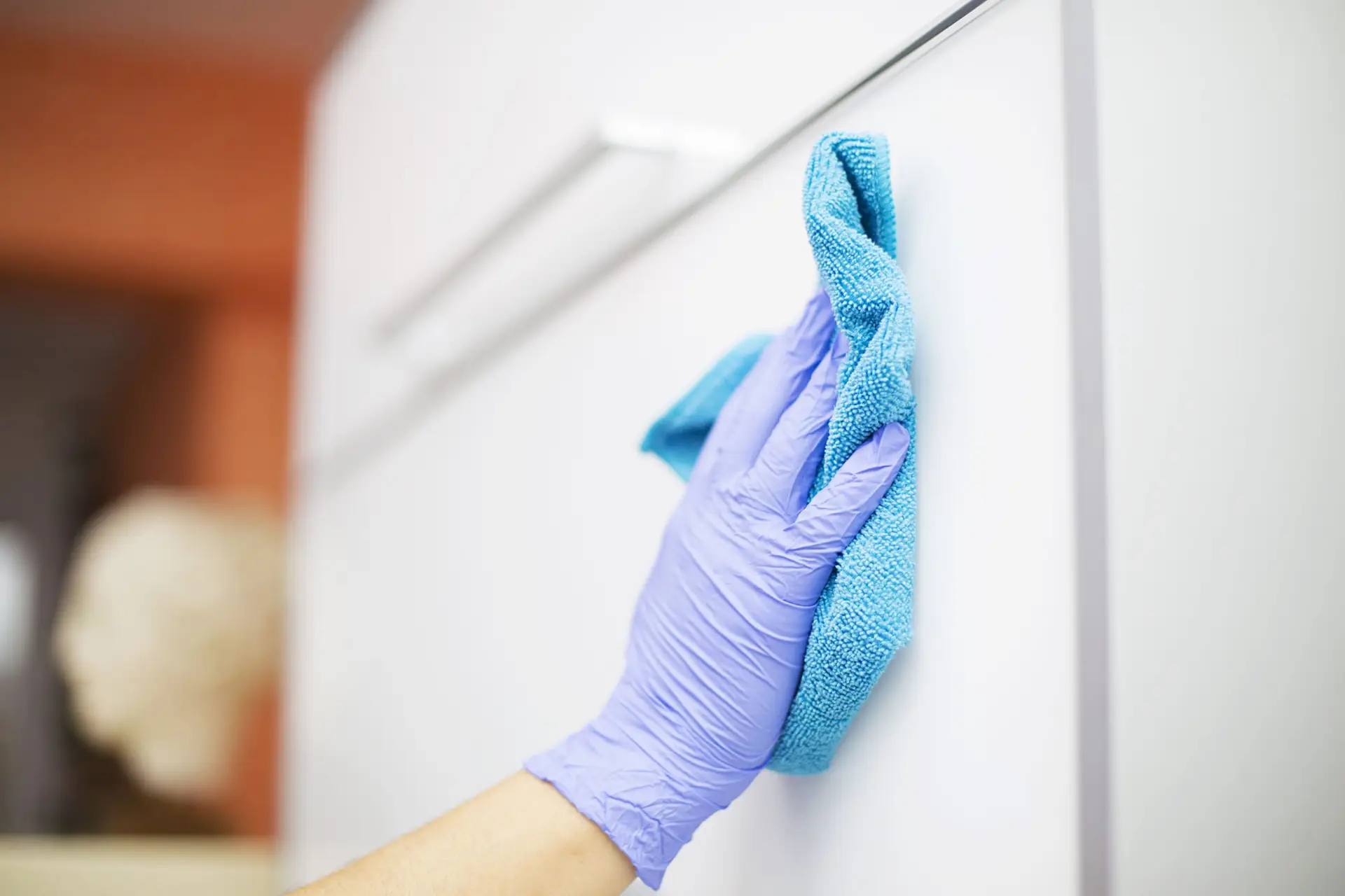 How to Clean Grease Off Kitchen Cabinets