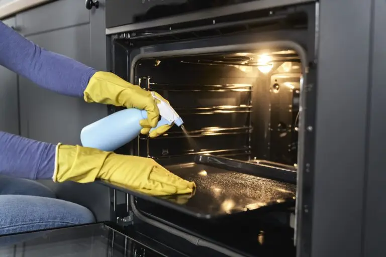 The Best Way to Clean an Oven: A Gold Star Specialist Guide