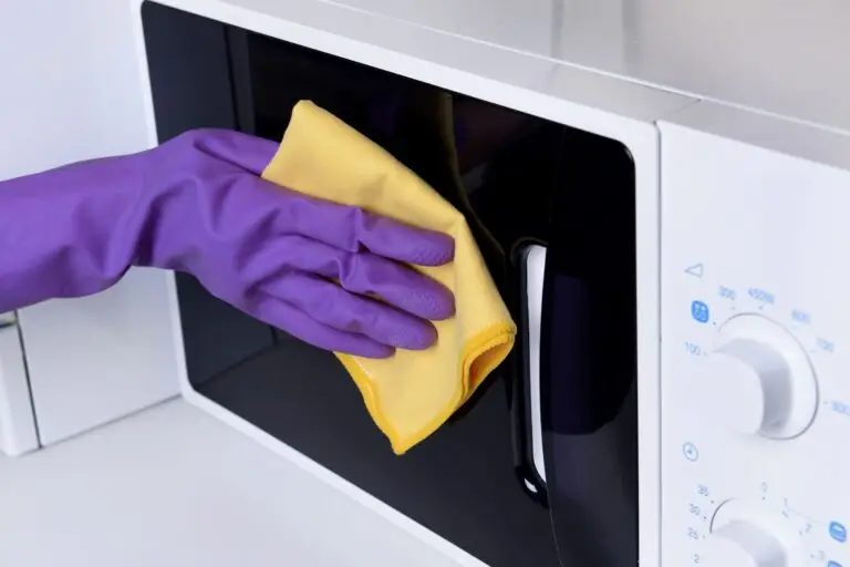 Easiest Way to Clean a Microwave