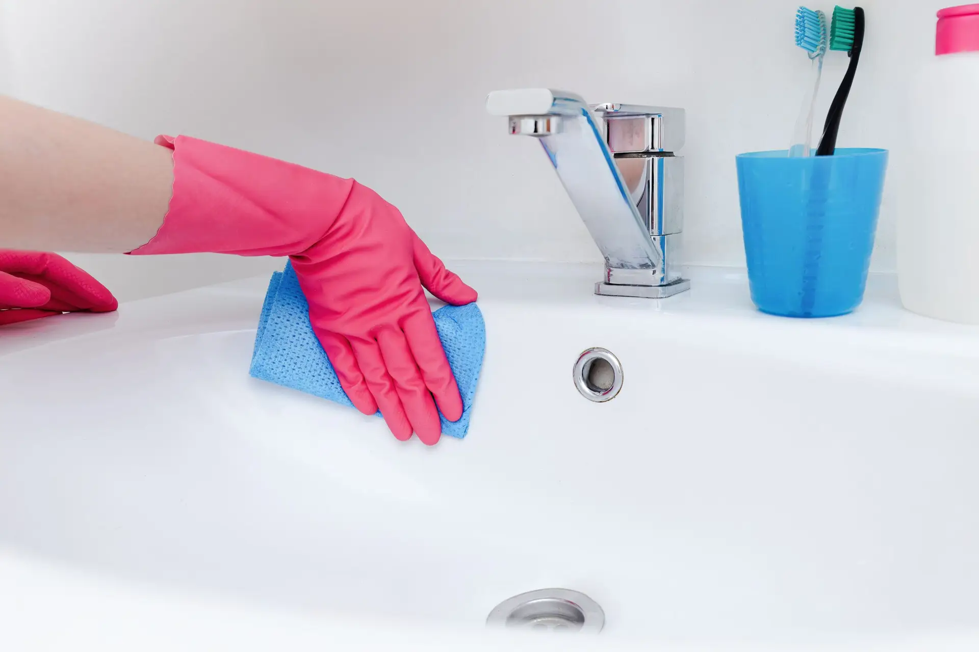 Clean Bathroom Countertops Properly