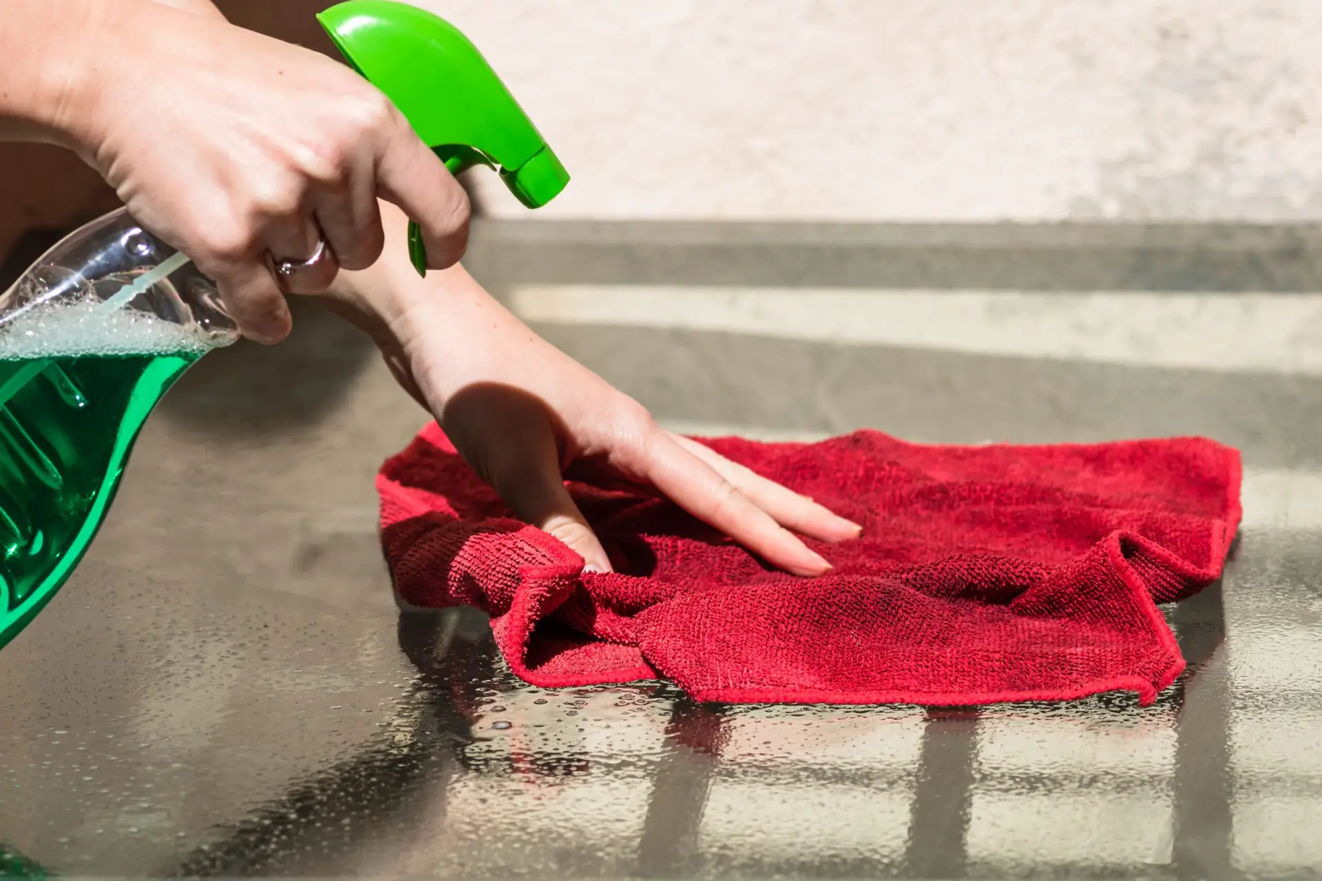 Clean a Glass Table