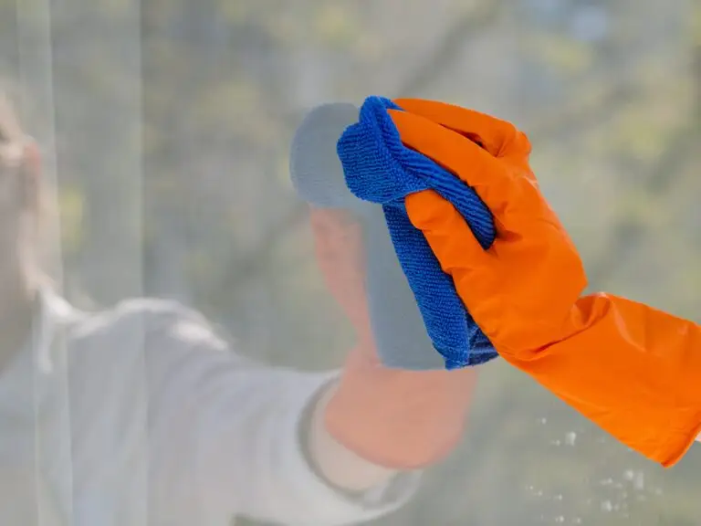How to Remove Water Stains From Glass?