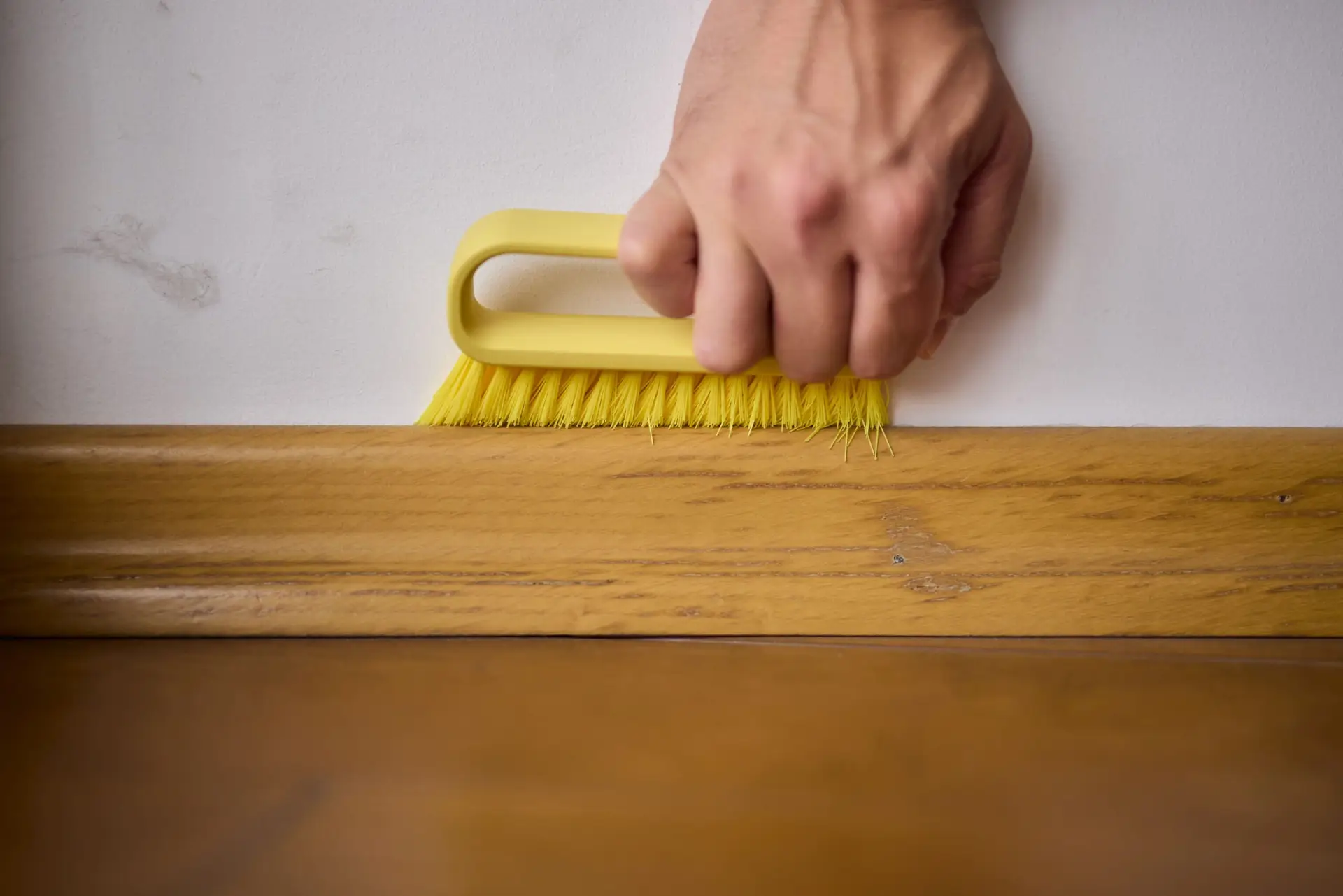 How to Remove Dust From Baseboards and Trim Easily